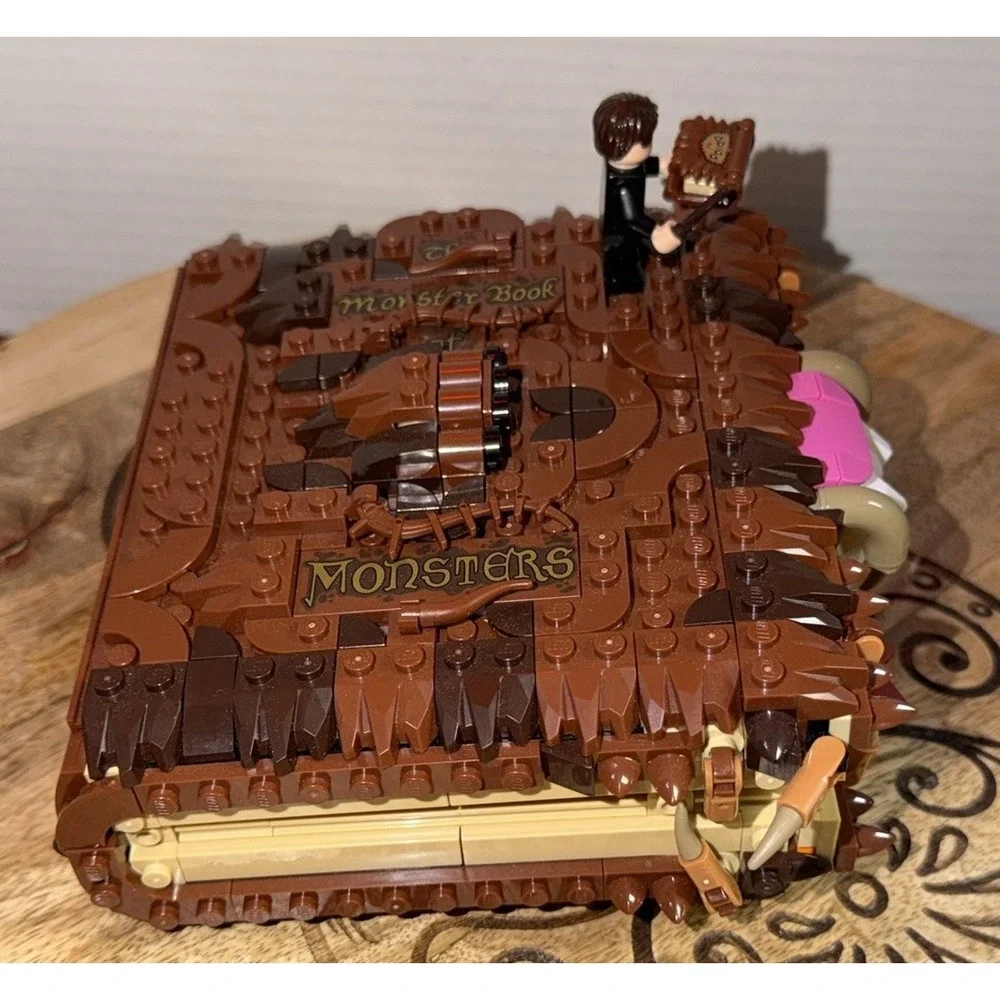 LEGO Harry Potter The Monster Book of Monsters 30628, 320 Pieces